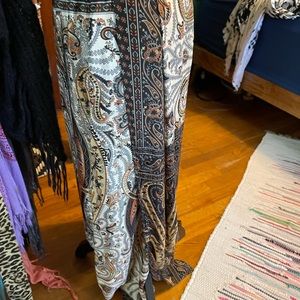 Earthbound size s/m pull on split leg pants